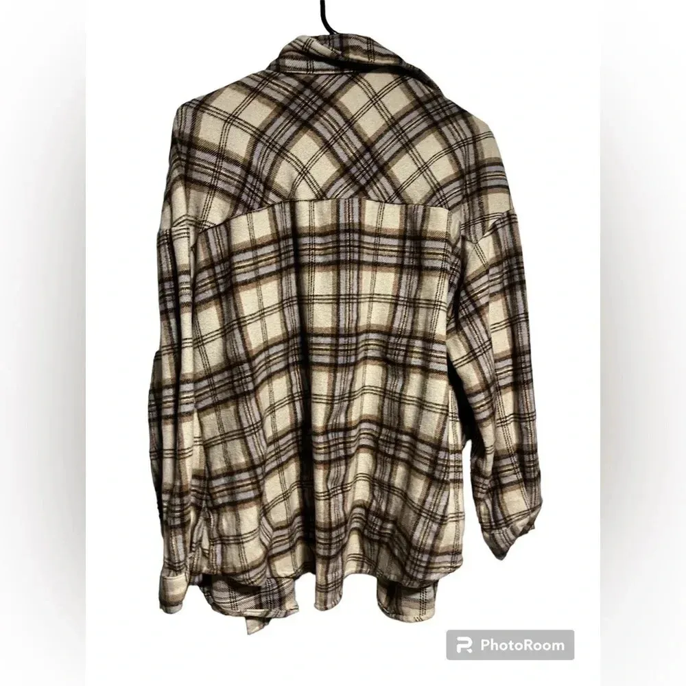 Men’s or Women’s Flannel Oversized Shirt Jacket | Plaid Shaket | Size Large - Image 3
