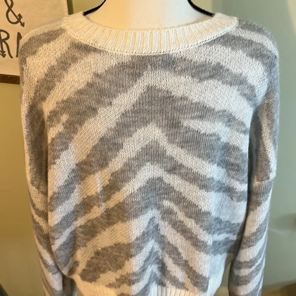 American Eagle Outfitters gray white cheetah print wool blend sweater - Image 4