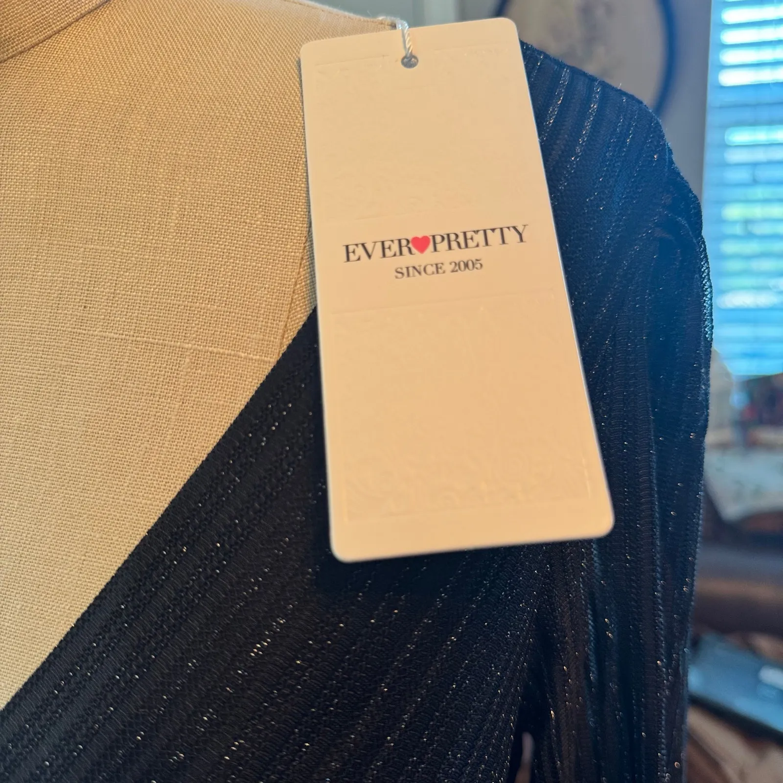 Beautiful black formal dress, perfect for black tie affair, wedding ,date night - Image 12