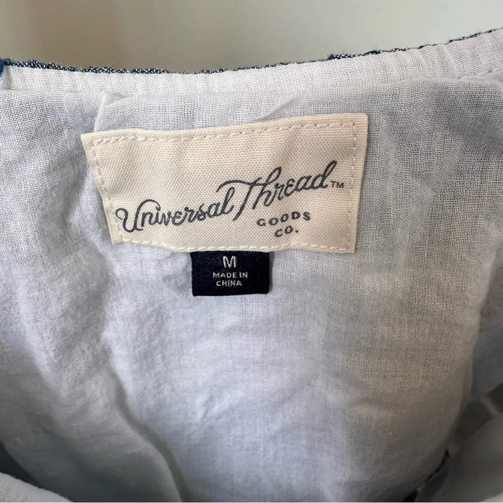 Universal Thread Chambray Striped Split Back Cropped Top Size Medium - Image 7