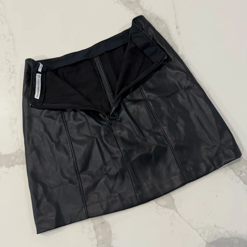 Abercrombie & Fitch Scarlett Vegan Leather Mini Skirt Women’s Small Black Grunge - Image 5