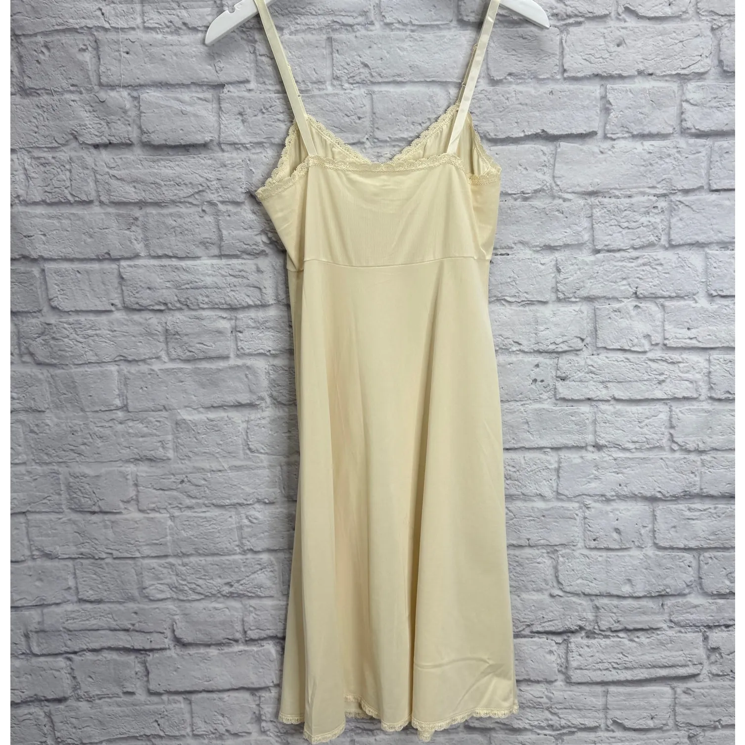 Vintage Shadowline Beige Full Slip Size 36 Tall (M) Lace Detail Nylon Dress Size M - Image 4