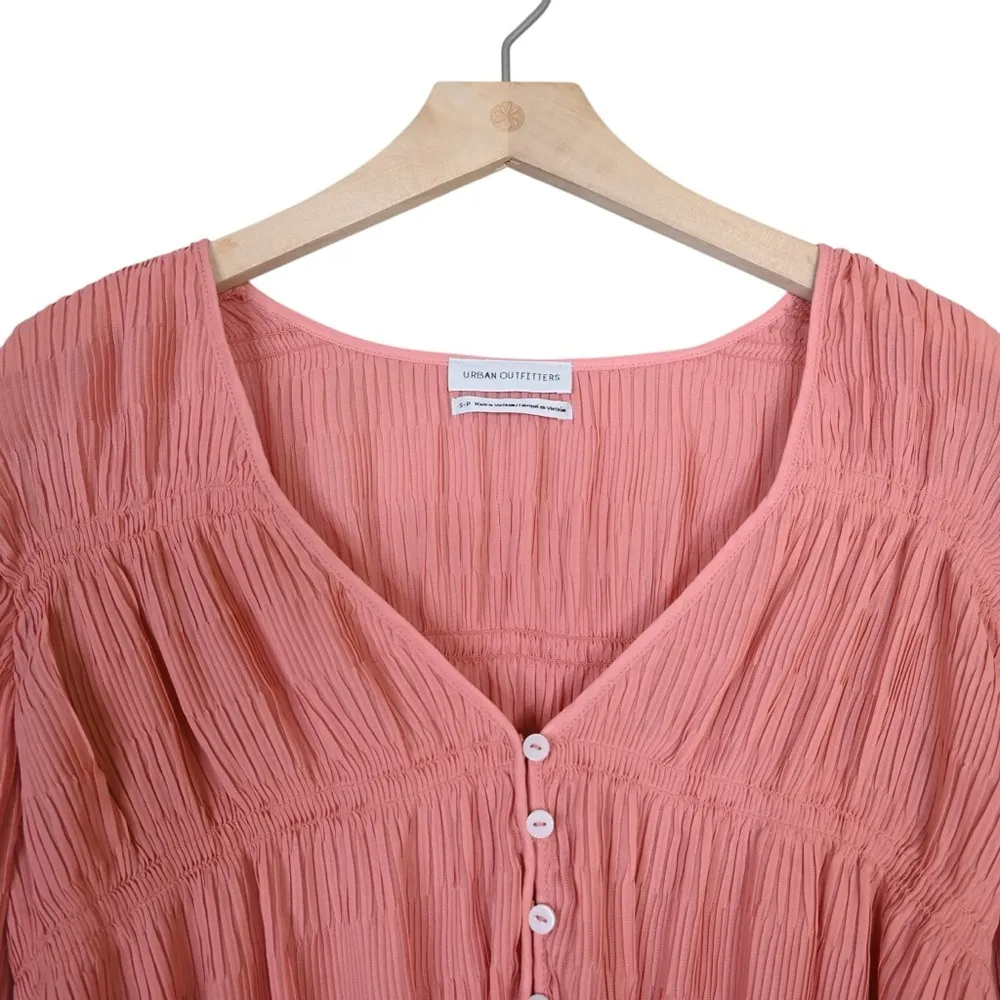 Urban Outfitters Women's S Aliyah Plisse Crop Blouse - Image 5