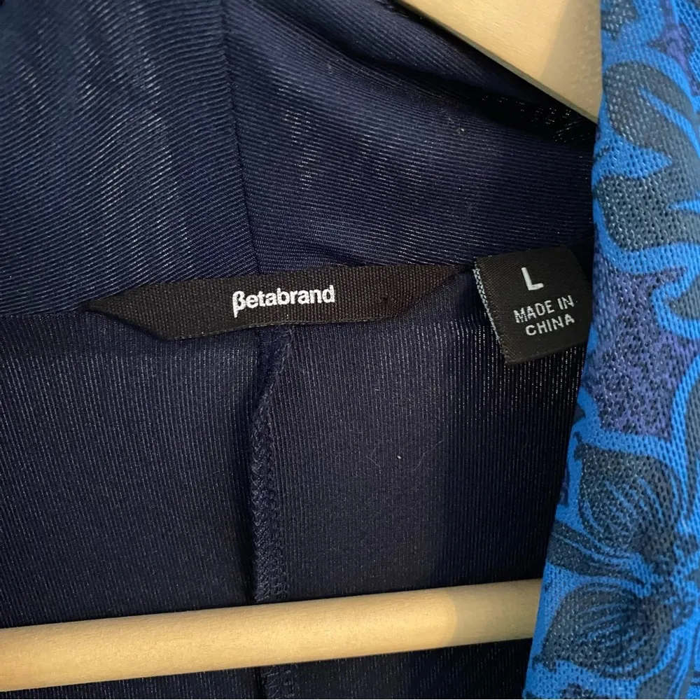 • betabrand wanderlite travel floral dress • - Image 3