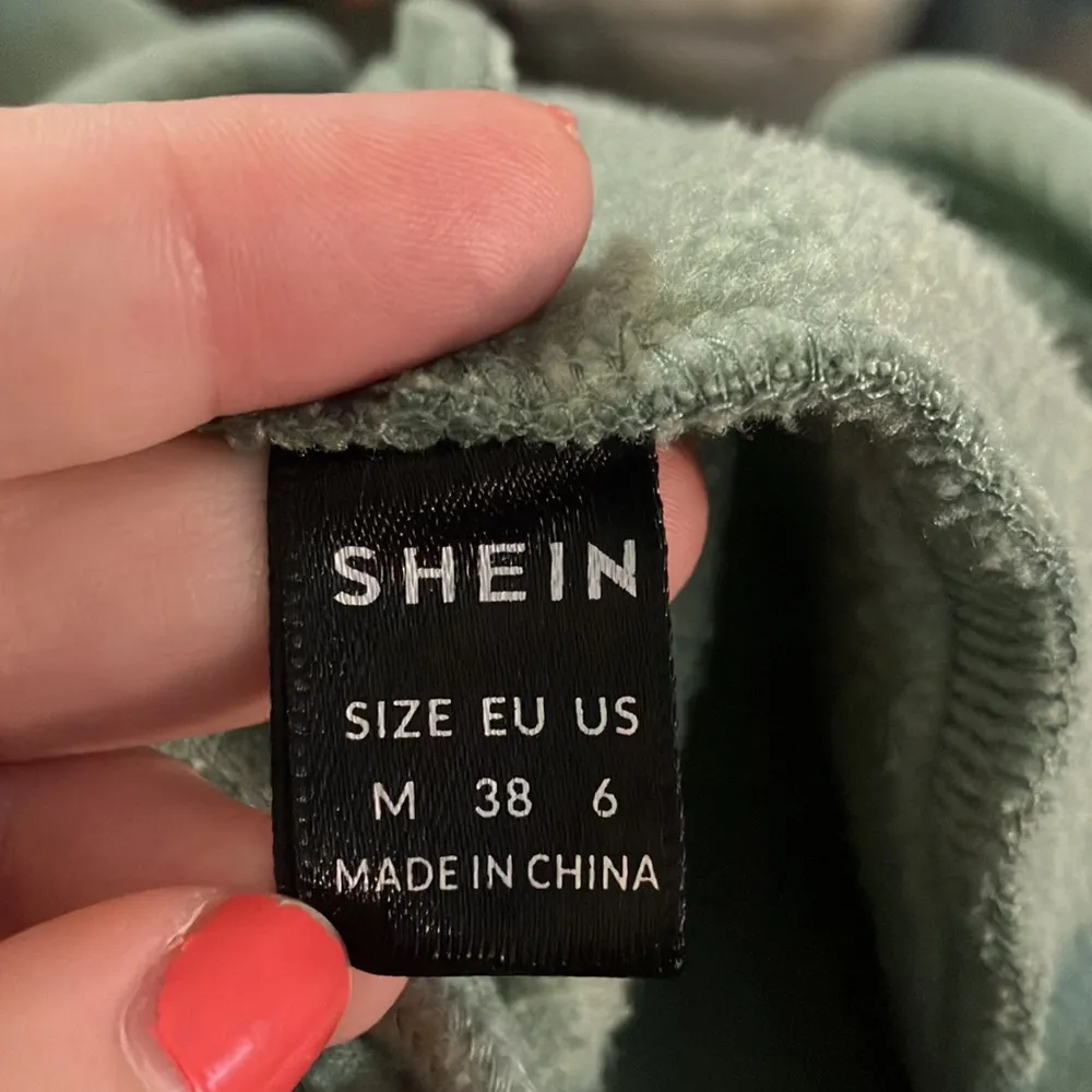 🎉4 for $20 SHEIN Love Yourself Hoodie, Medium - Image 5