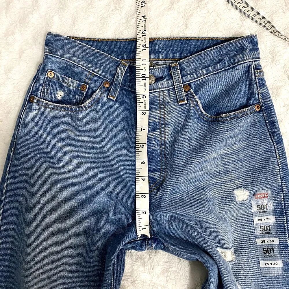 NEW Levi's Women's 501 Original Fit Medium Wash Distressed Straight Jeans 25 - Image 9