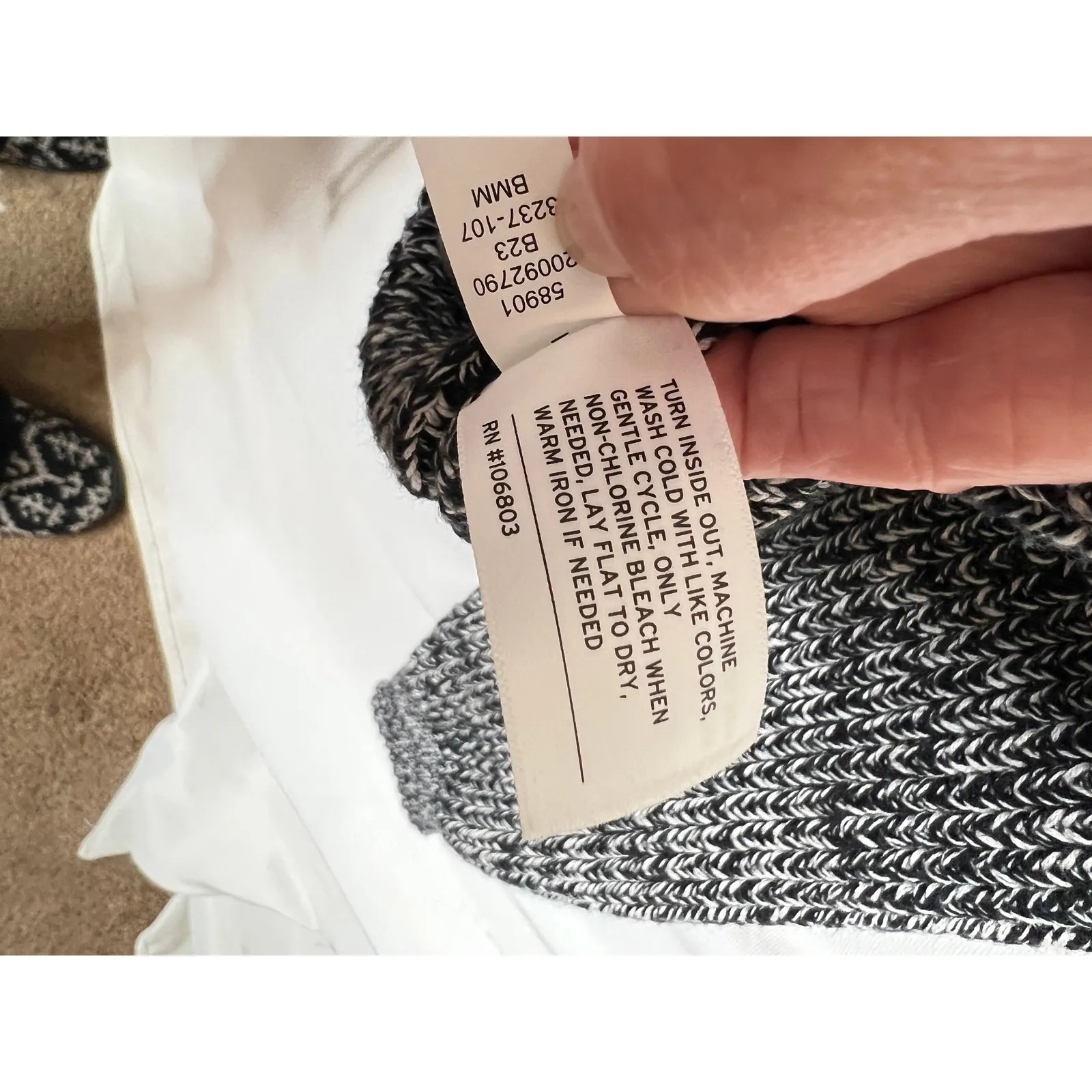 Duluth Trading size M cardigan button-up black/white/gray outdoors gorpcore - Image 7