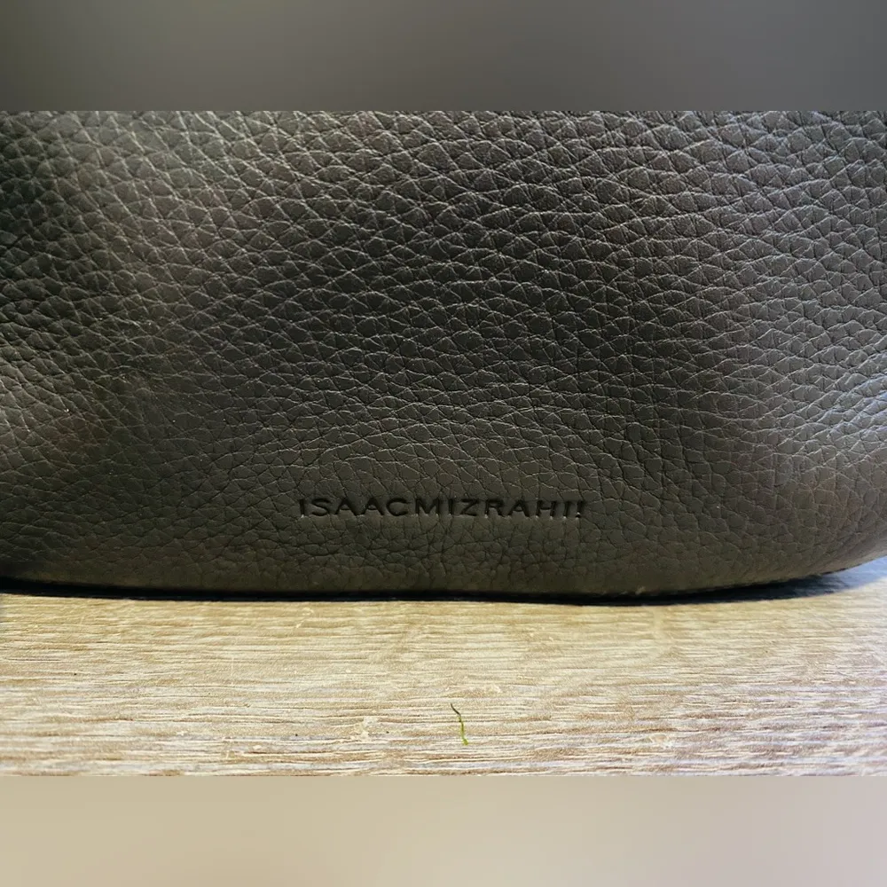 NWOT Isaac Mizrahi pebbled leather charcoal/brandy crossbody bag - Image 6