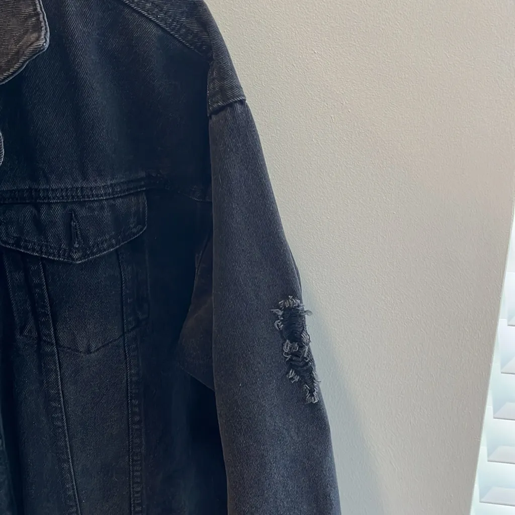 SheIn distressed denim jacket size Large - Image 4