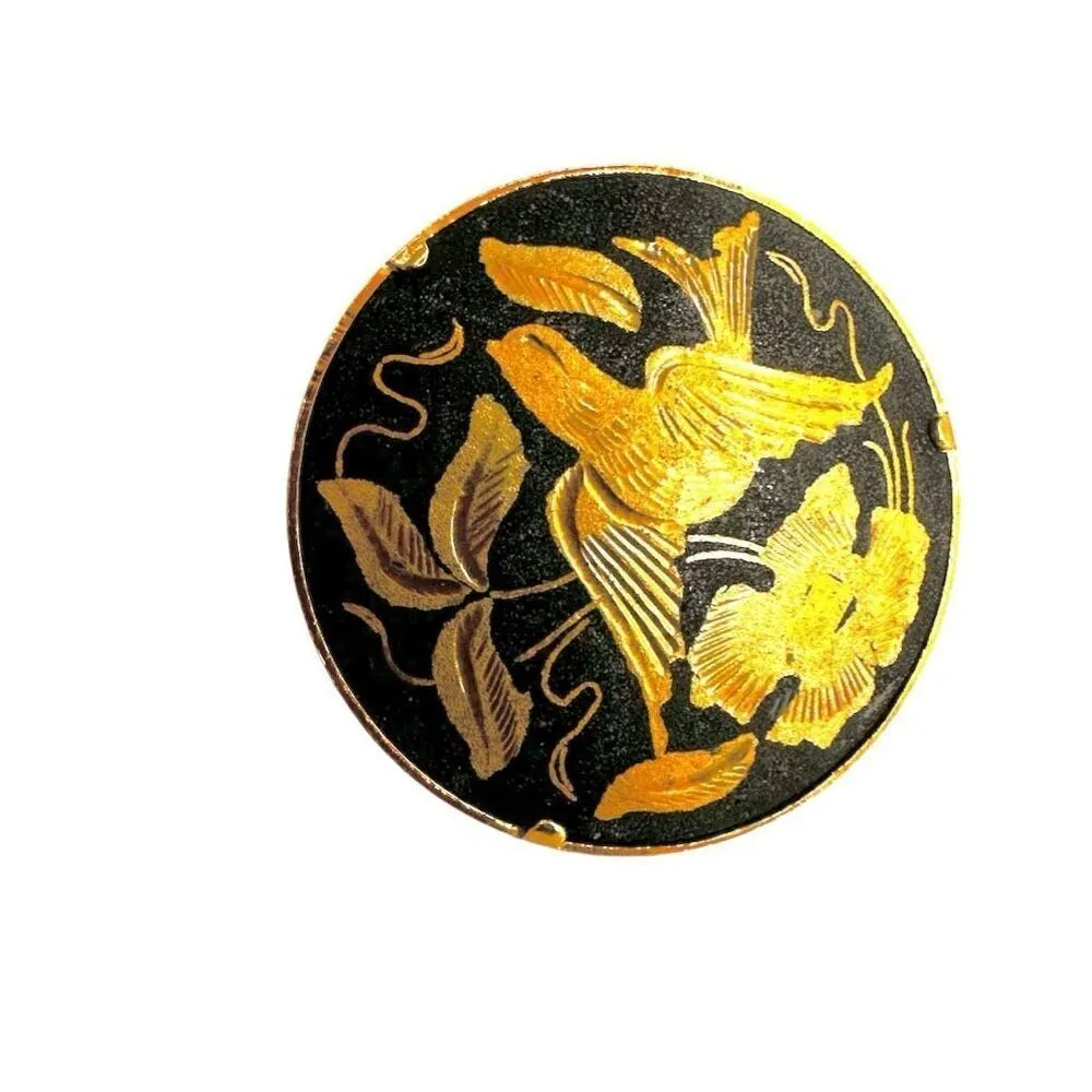 VINTAGE DAMASCENE BIRD FLOWERS GOLD TONE BLACK ROUND BROOCH PIN - Image 2