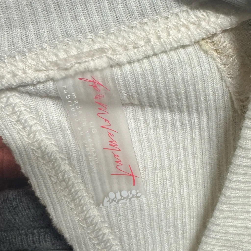 Free People Movement My Time Tee Print in Raving Leopard Dune Large NWOT RT $58 Tan - Image 6