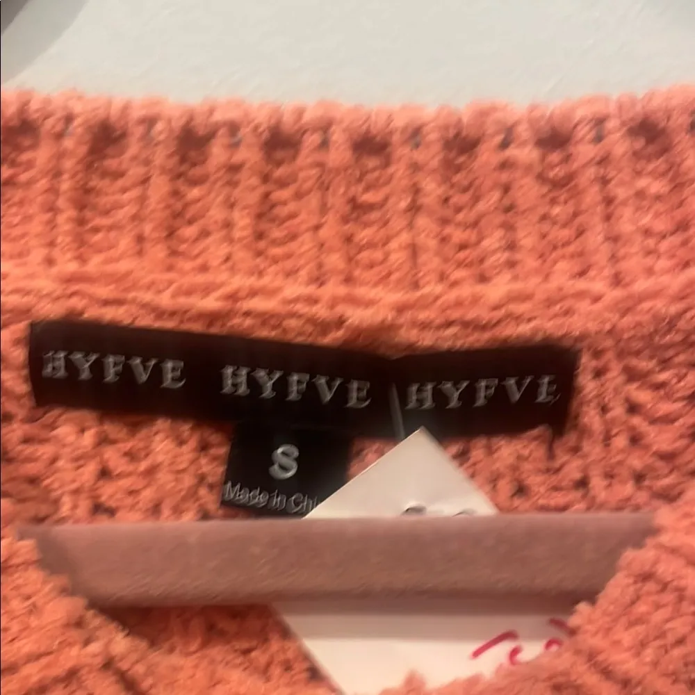 Women's Coral Sweater oversized small - Image 3