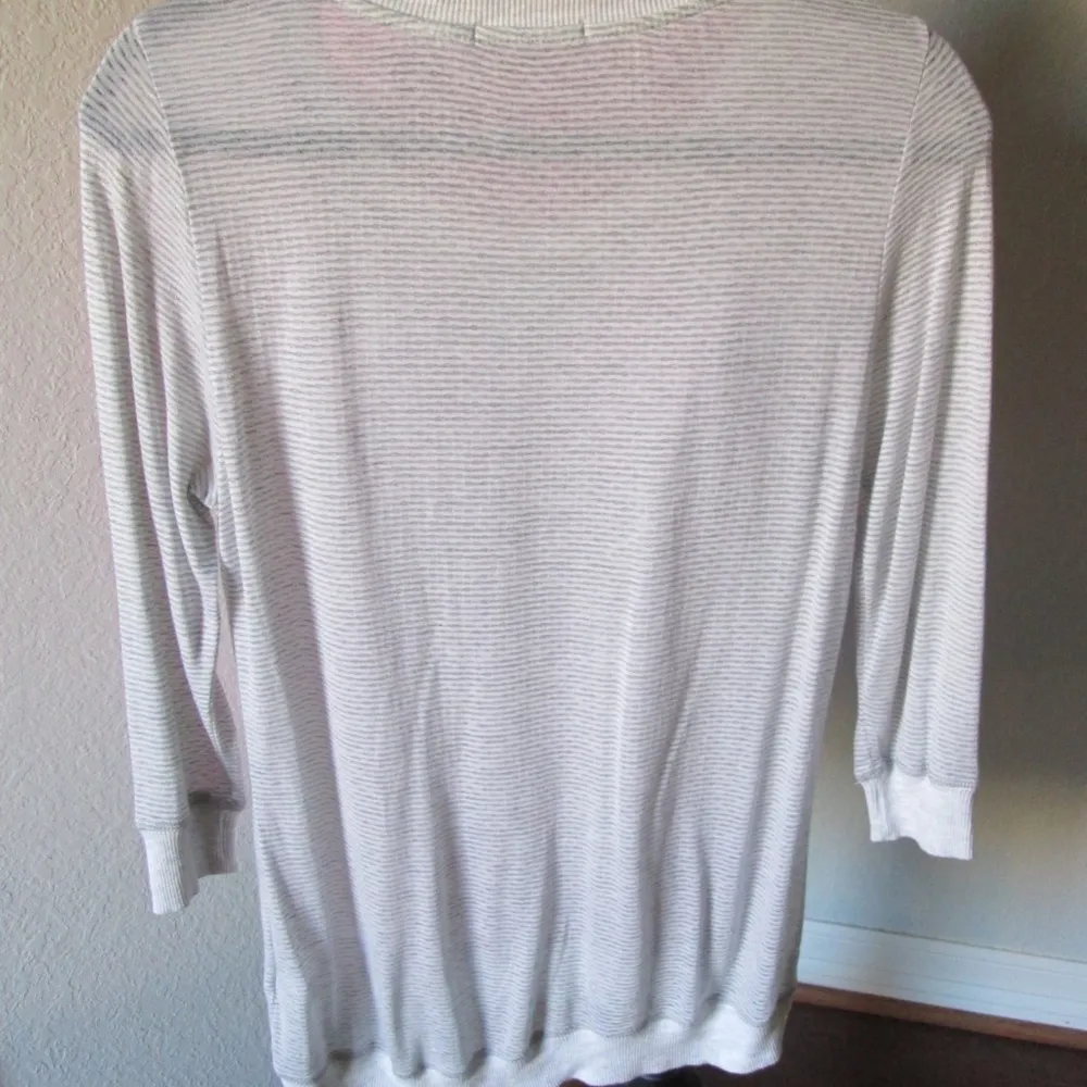 Olivia Moon Lightweight top - Size Medium - Image 3