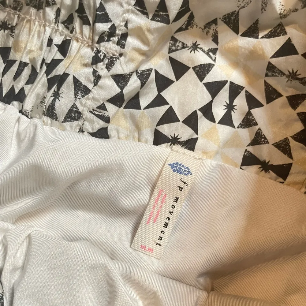 FP Movement The Way Home Printed Shorts Women’s Size Medium White - Image 8