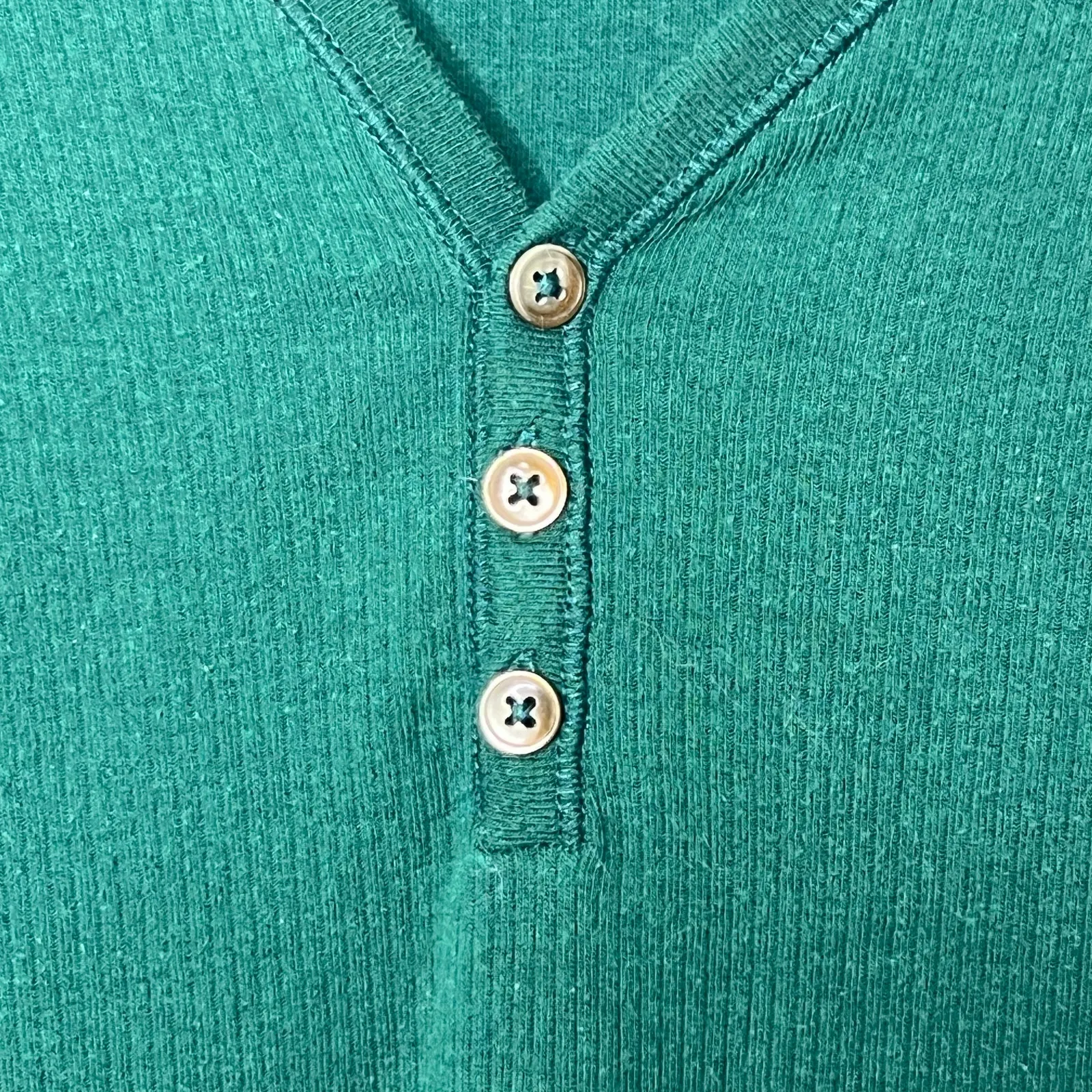 Love by Gap Green Long Sleeve  Henley Tee Shirt Medium - Image 4