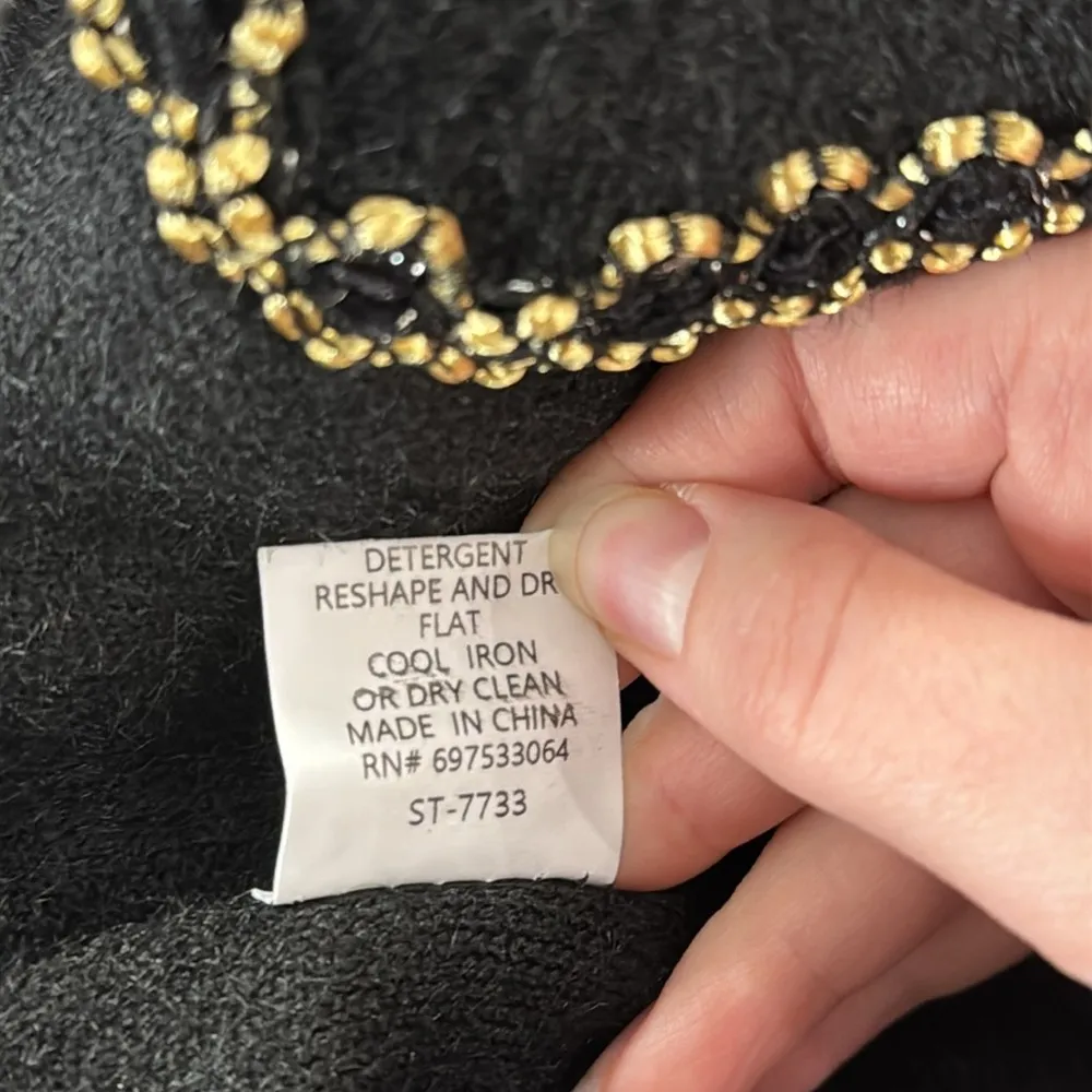 Snowflake black ladylike Knit Jacket gold thread trim Size L / XL - Image 13