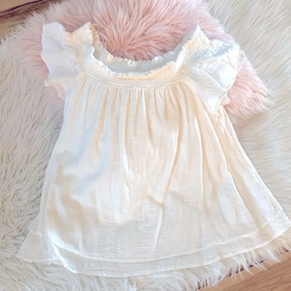 White Cotton Top Smocked Flowy Peasant Shirt Crown & Ivy Womens Small - Image 2