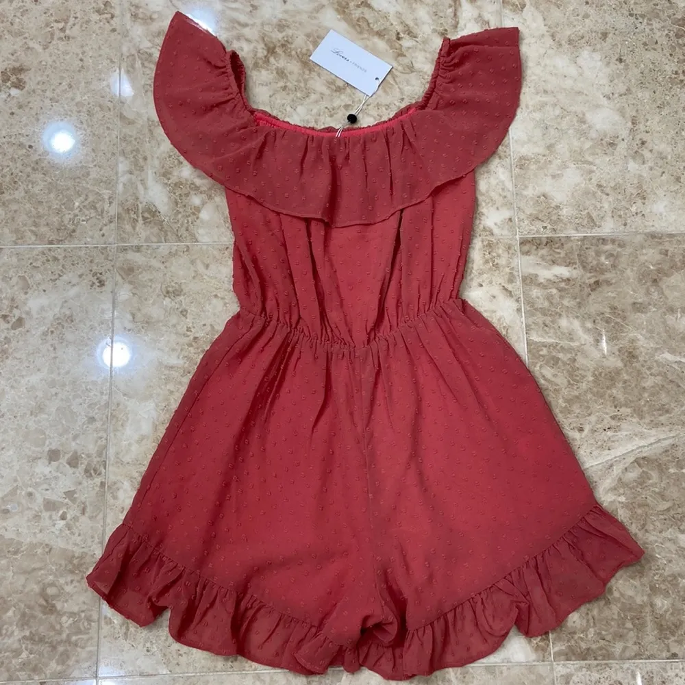 Lovers & Friends Quincy Off the Shoulder Romper. Size Xs. Coral. NWT - Image 3