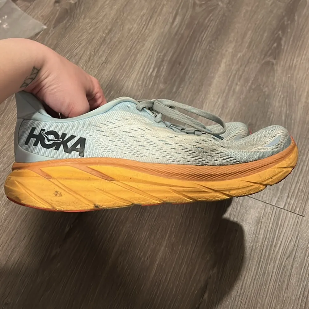 Women’s Hoka Clifton 8 Blue and Orange Size 9B - Image 3