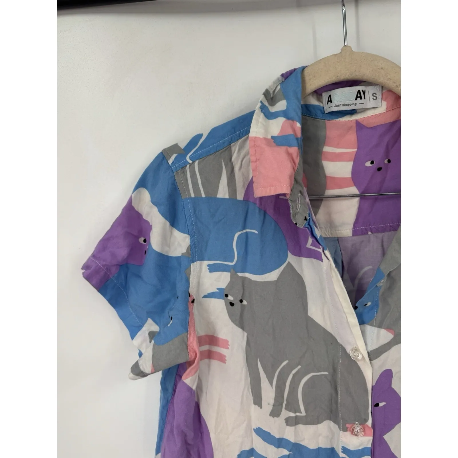 Abaday Cartoon Cat Button Front Short Sleeve Shirt Women Small Colorful Retro - Image 6