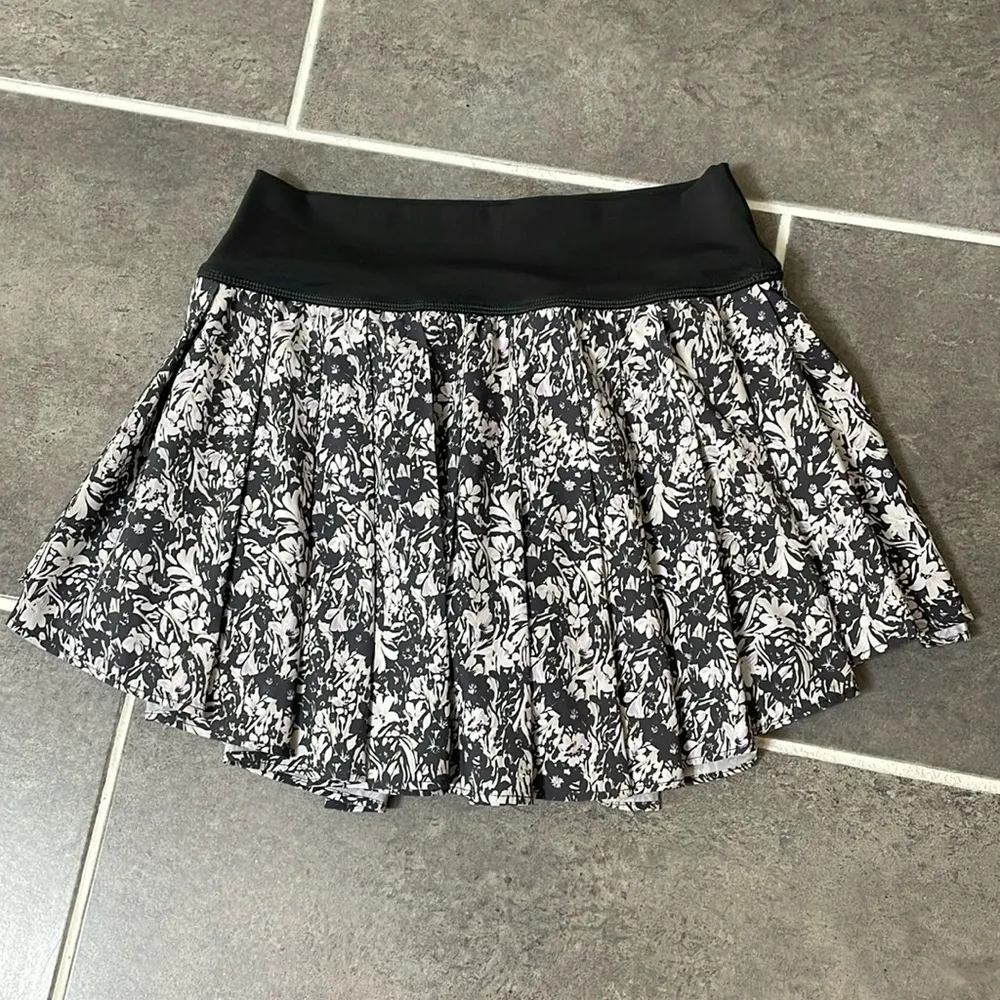 Offline By Aerie Real Me Floral Pleated Tennis Skirt size Small - Image 2