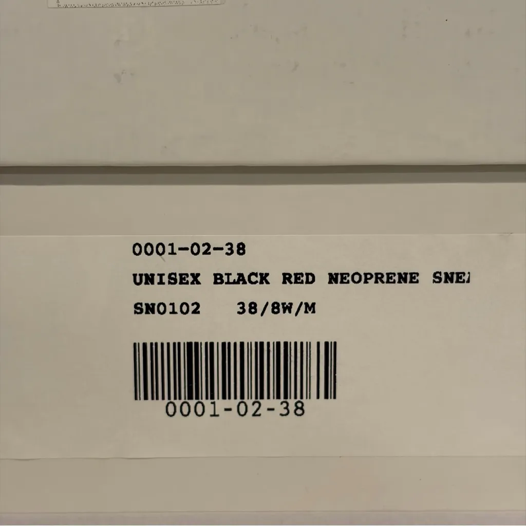 iRi Designed In New York Unisex Black and Red Neoprene Athletic Shoes Size 38/8W - Image 10