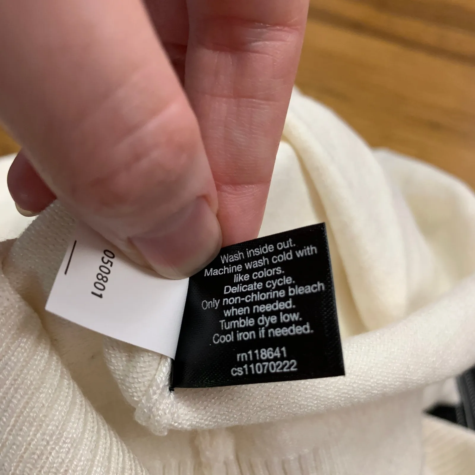 Lane Bryant Turtleneck Top Womens Size 26 Cream Short‎ Sleeve Knit Keyhole Back - Image 8