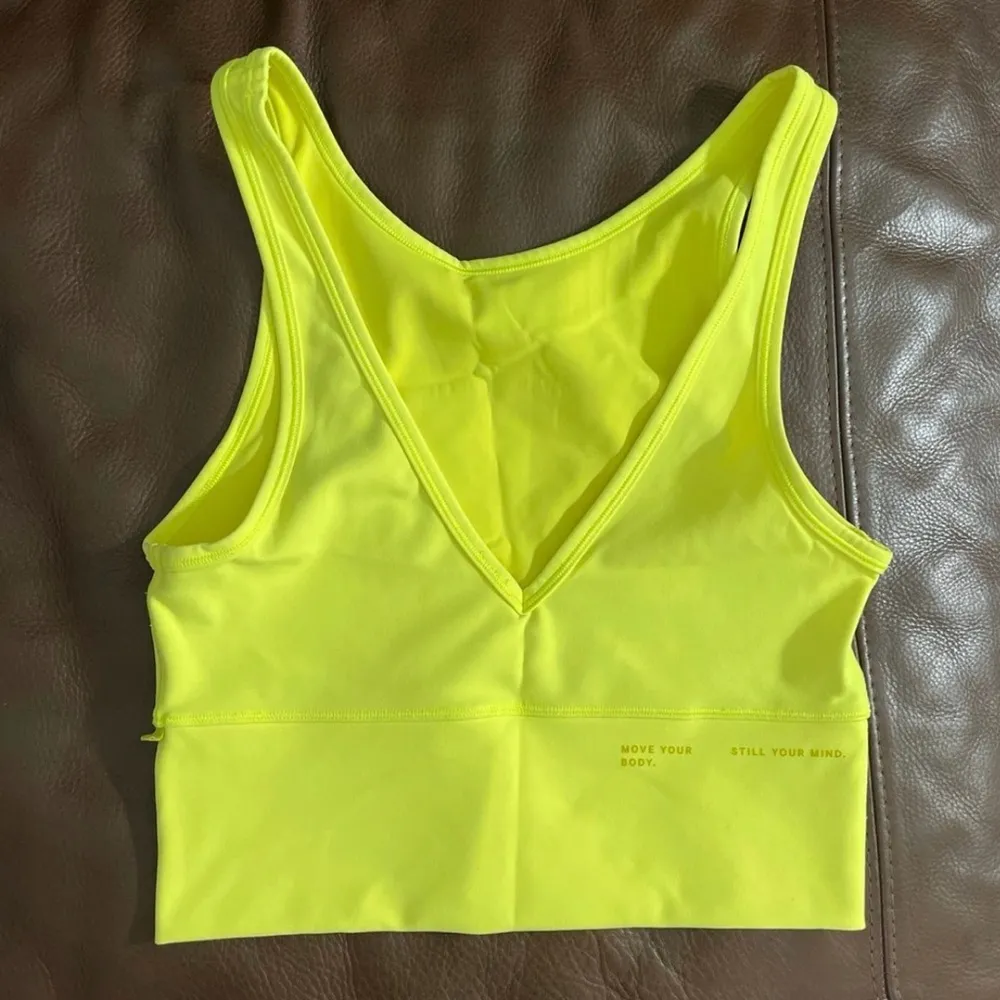 Lululemon Power Pivot Everlux Tank Top! - Image 4