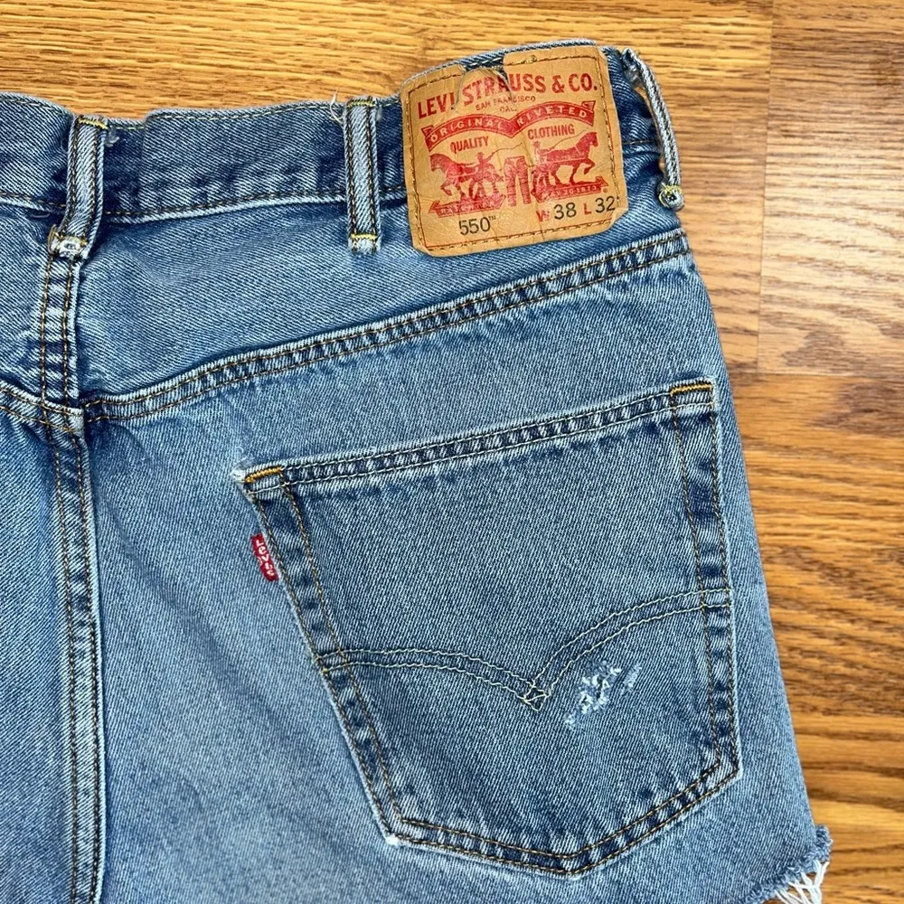 Funky Levi’s 550 Cutoff Jean Shorts! - Image 3