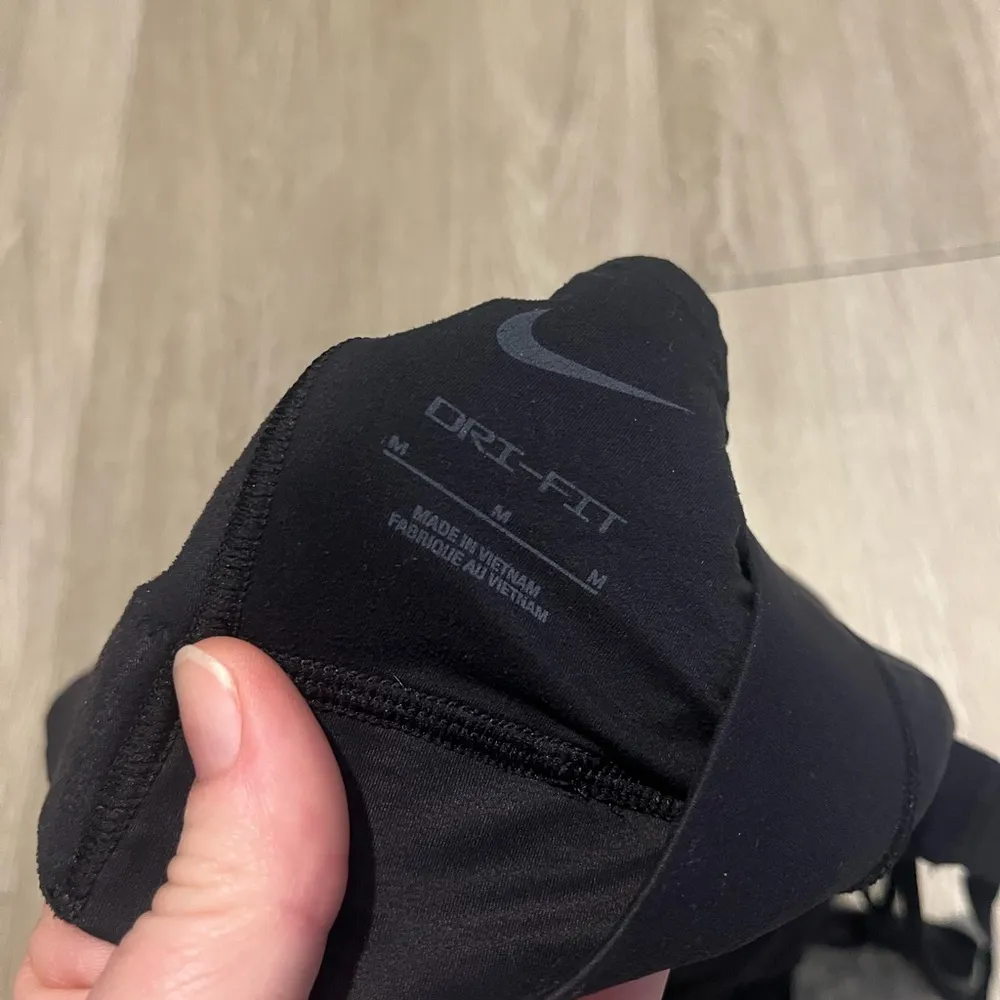 Nike Black Sports Bra M with Criss-Cross Straps - Image 3