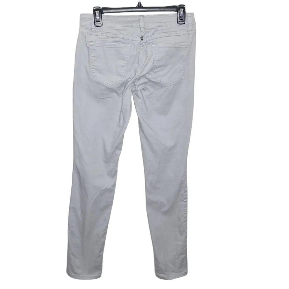 Kara fitted low rise slim leg organic cotton blend jeans in pale grey sz 4 - Image 2