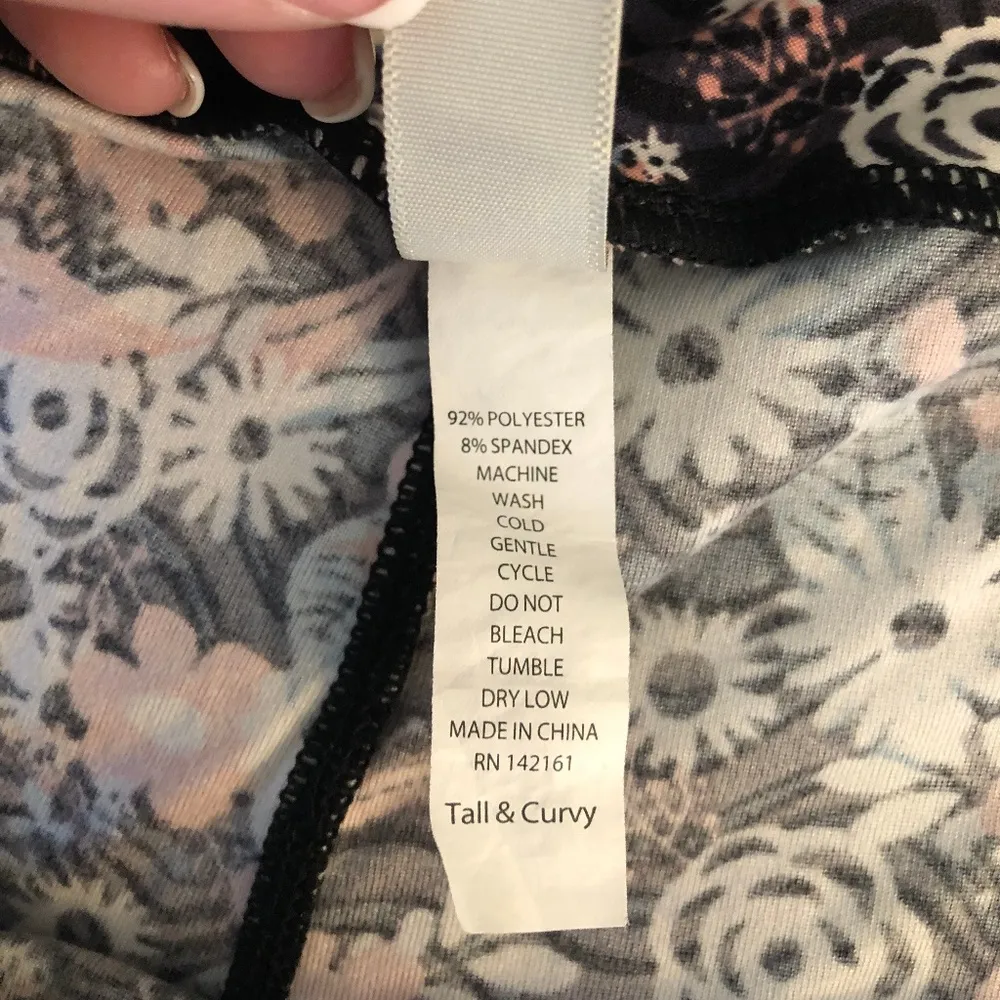 Lularoe Leggings Floral Print - Image 4