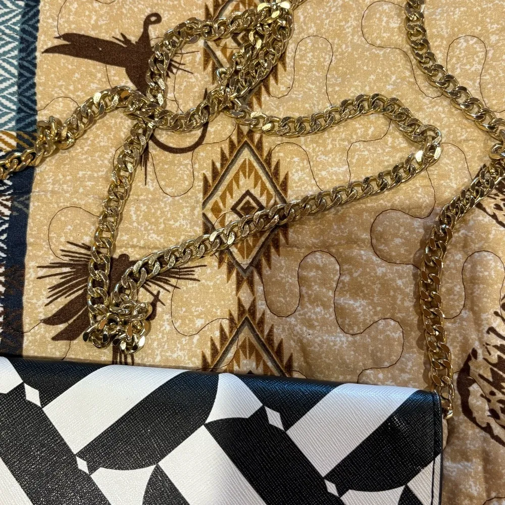 Trina Turk Trifold Crossbody Wallet phone bag Geometric black & whit gold chain - Image 12