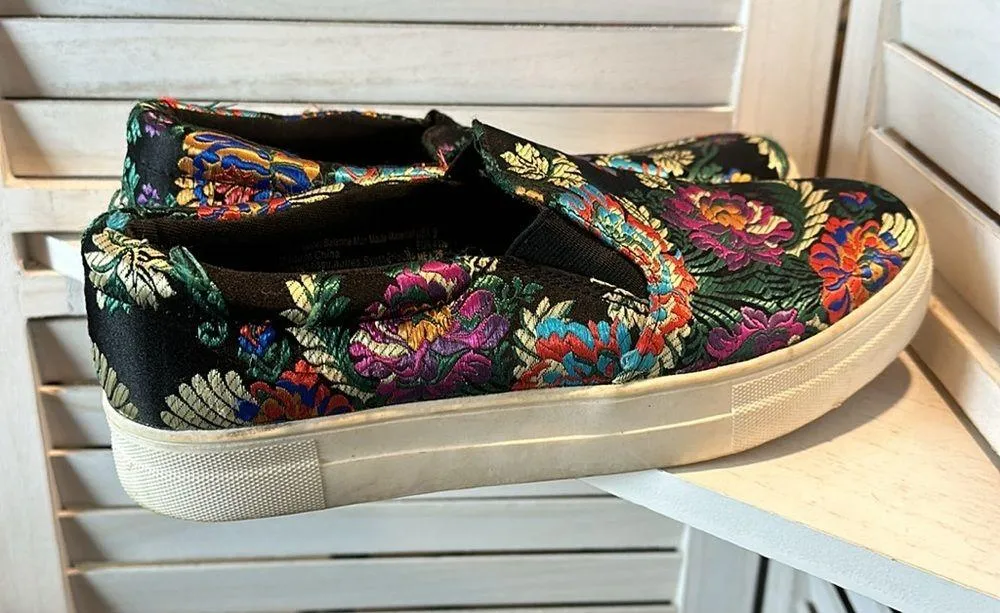 Brash  Embroidered Sneakers - Image 3