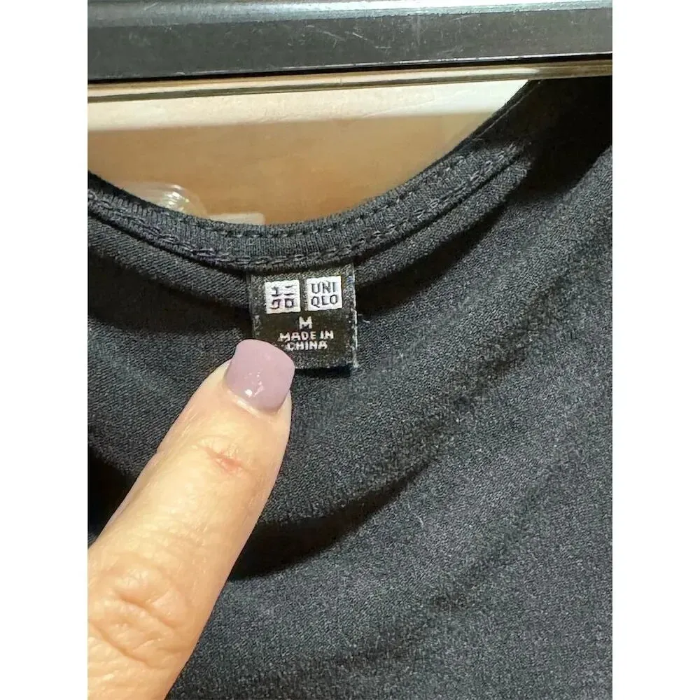 Uniqlo Women's Black Wide Leg Jumpsuit Size M Sleeveless Casual V-Neck - Image 7