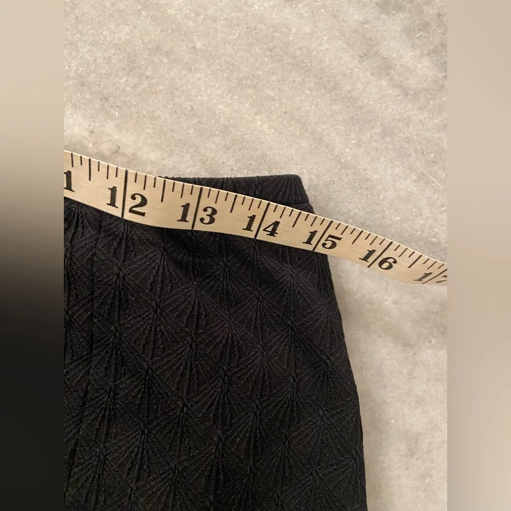 Black Textured Stretch Pull On Front Side Slit Size M Unlined Mini Skirt Size M - Image 6