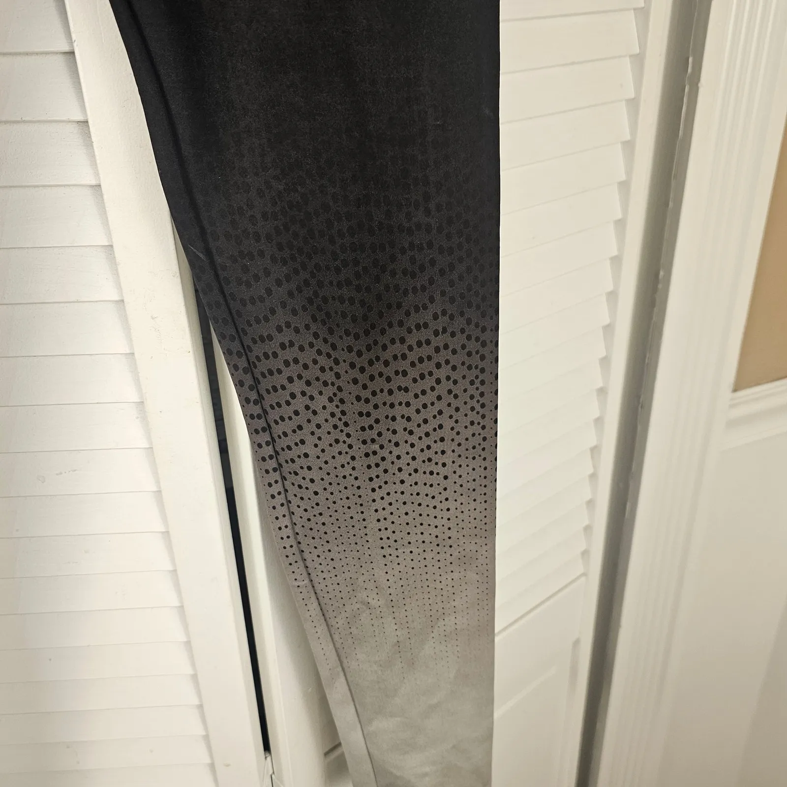 Beyond Yoga Womens Fade To Black High Waisted Long Full Length Leggings Small‎ - Image 3