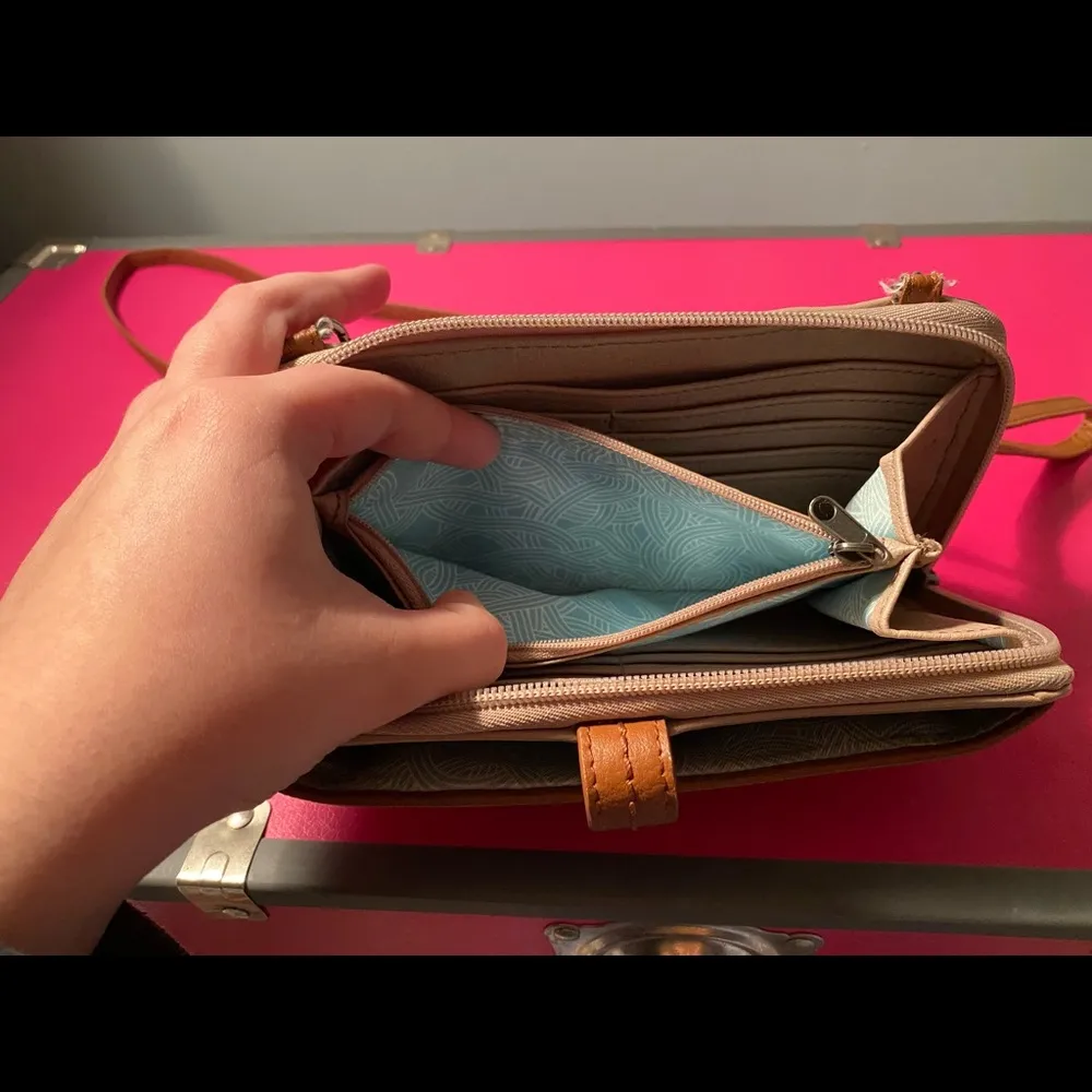 the sak large phone crossbody - Image 7