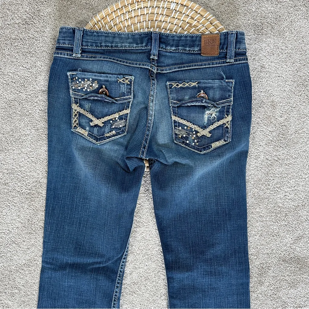 BKE Women’s Stella Stretch Jeans Boot Cut Low Rise Embellishment Pocket Size 28 - Image 5