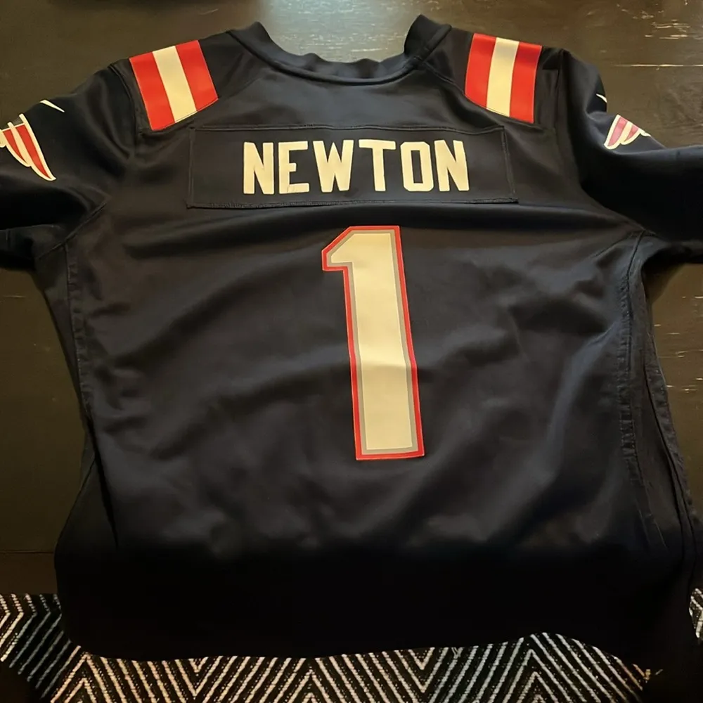 NFL players women’s medium N.E Patriots Cam Newton jersey. - Image 4