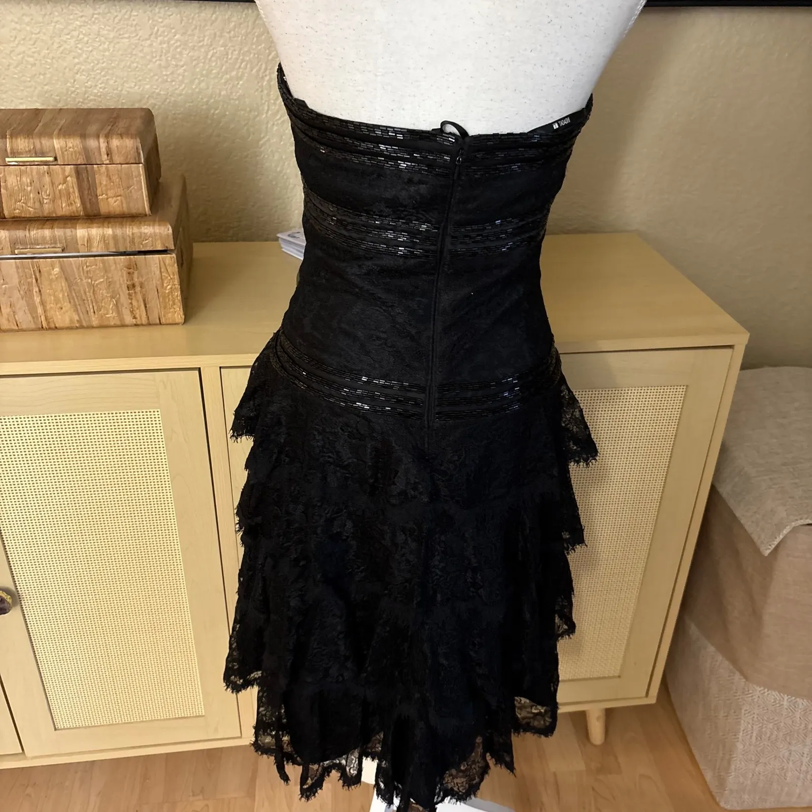 TADASHI Vintahe Y2K Lace Beaded Dress Tiered Strapless Size 2 - Image 3