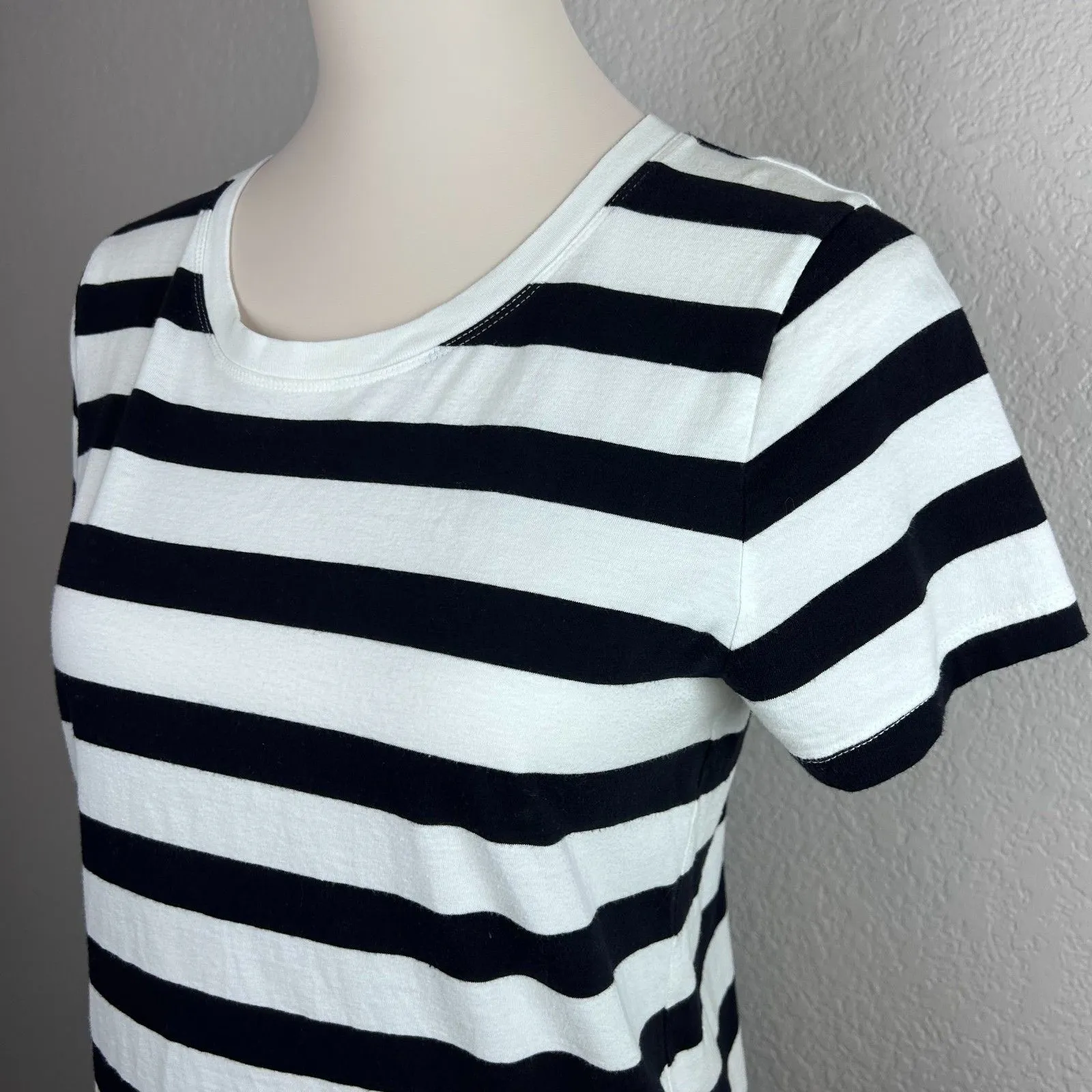 J. Crew Mercantile Women's Crew Kneck Striped Navy White Short Sleeve Tee Small - Image 2