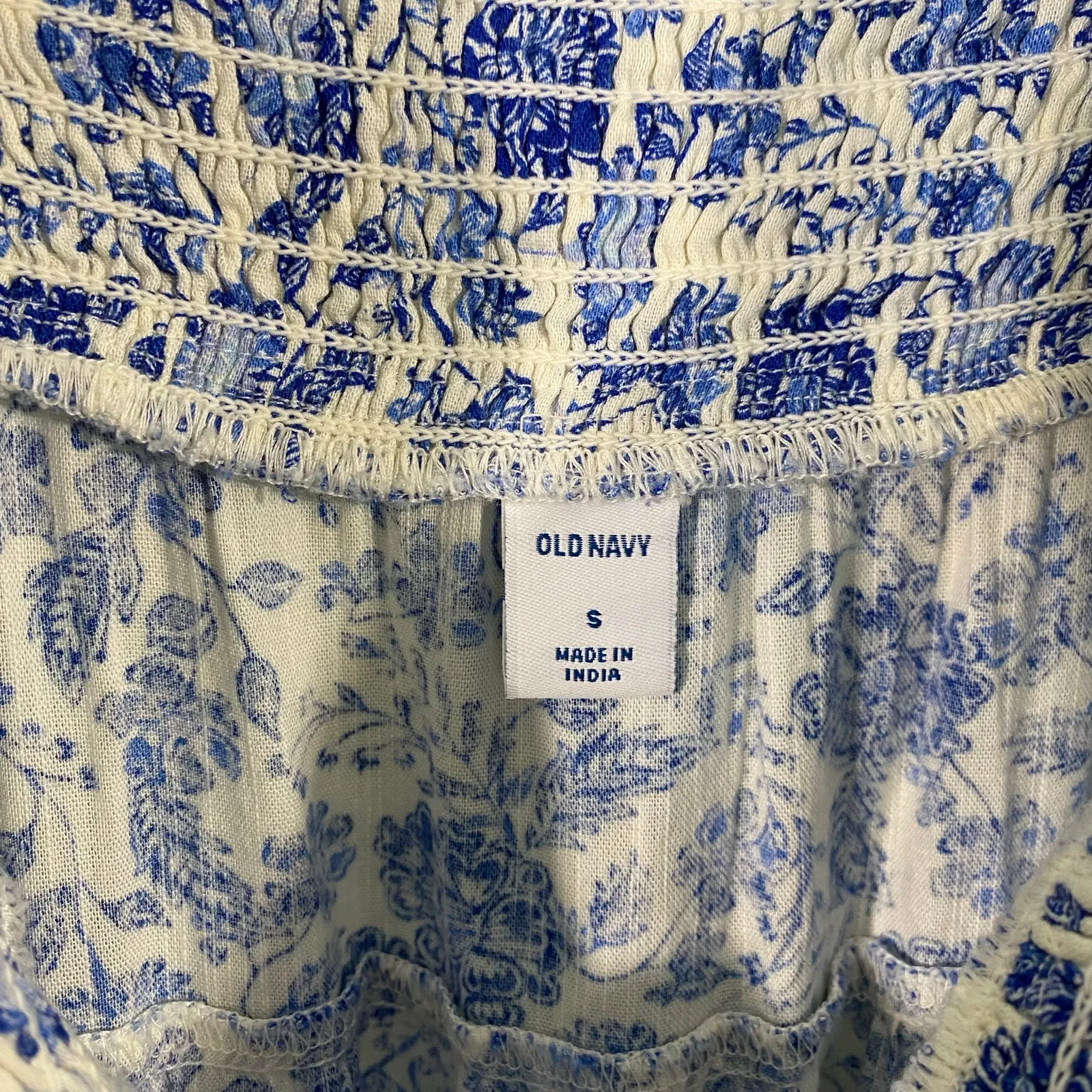 Old Navy Blue White Floral Square Neck Smocked Tiered Sleeveless Midi Dress Sz S - Image 4