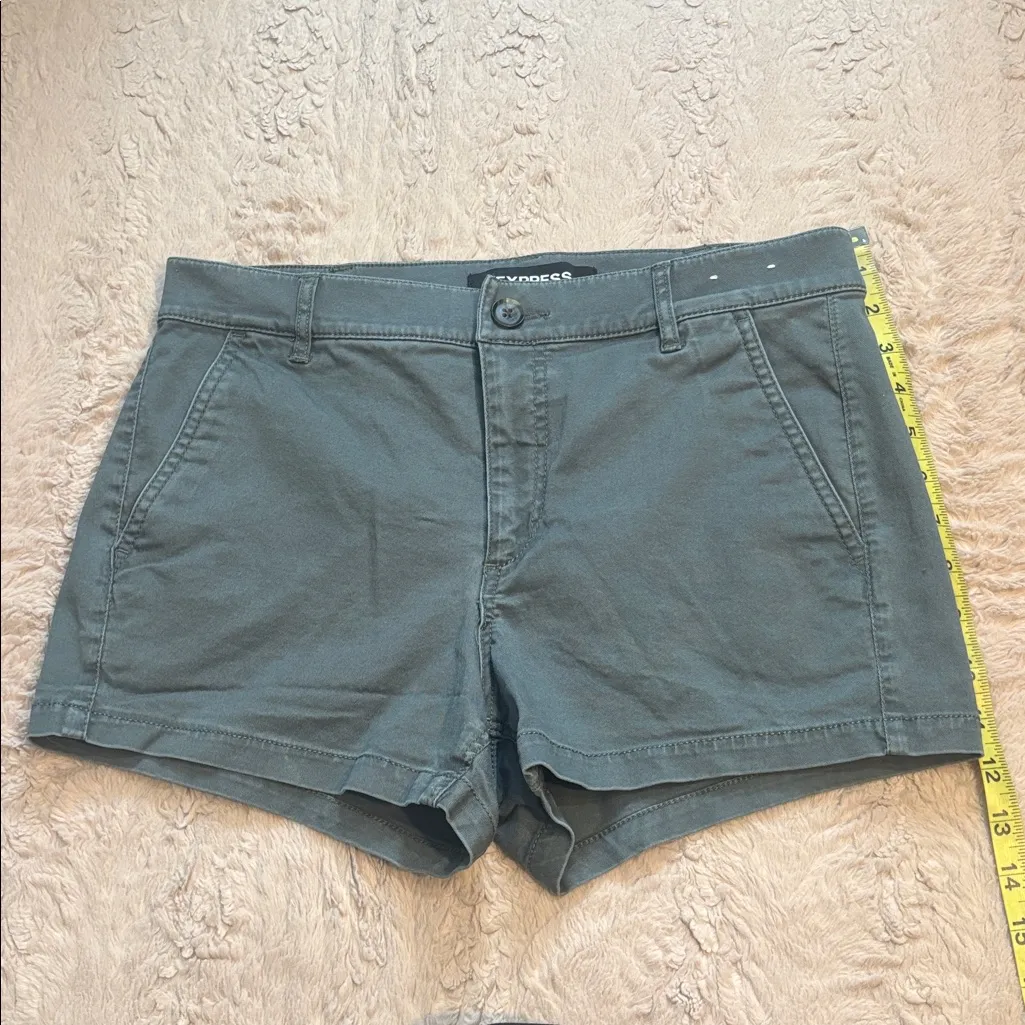 Express size 4 shortie mid rise - Image 2