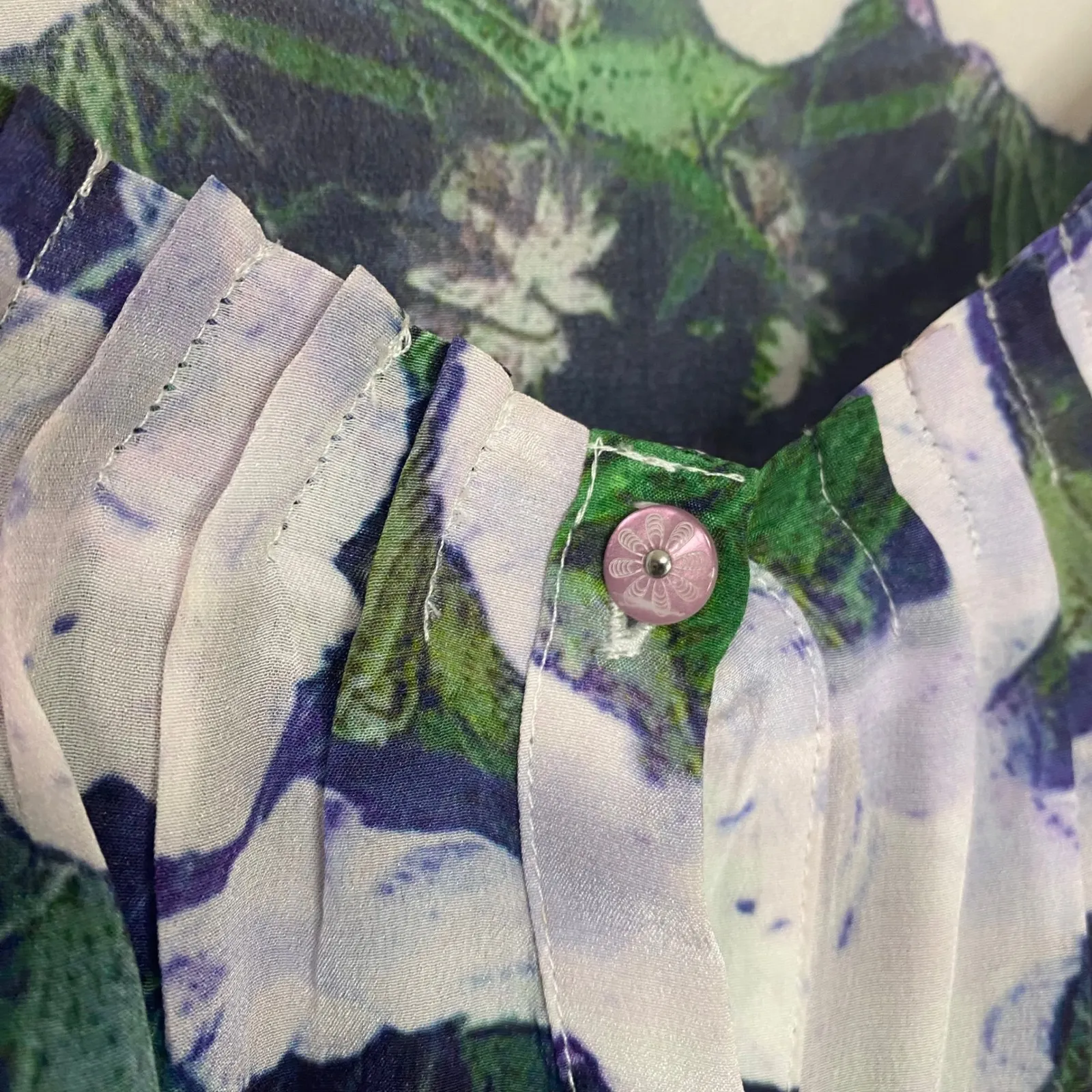 Robert Graham Womens 100% Silk Floral Print Blouse 3/4 Sleeve V Neck Top - Image 5