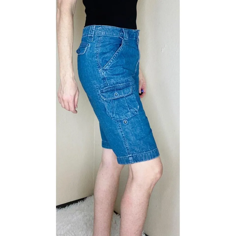 Vintage Y2K Lands’ End Medium Wash Cargo Denim Shorts - Image 4