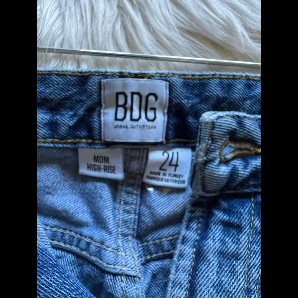 Urban Outfitters BDG h high Rise Mom Jeans size 24 - Image 2