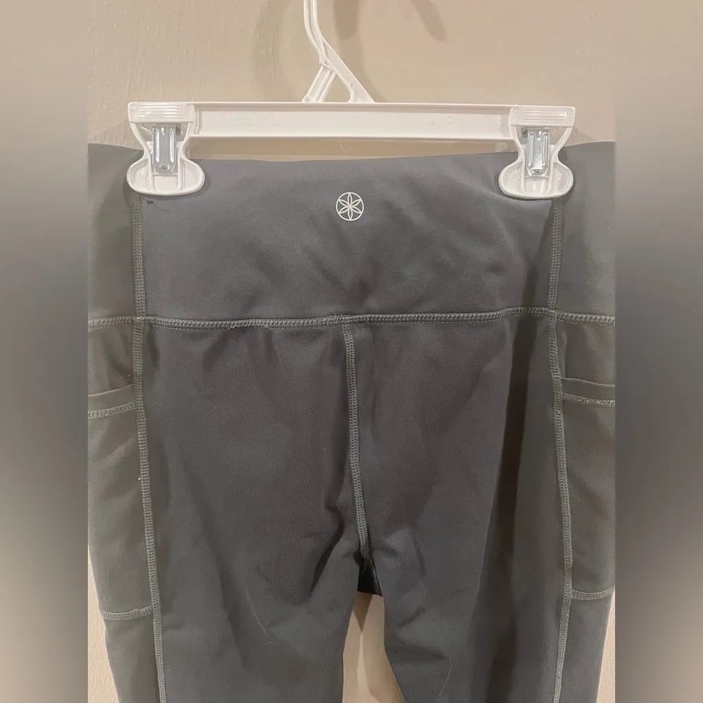 Gaiam Dark Green/Grey Leggings - Size Small - Image 3