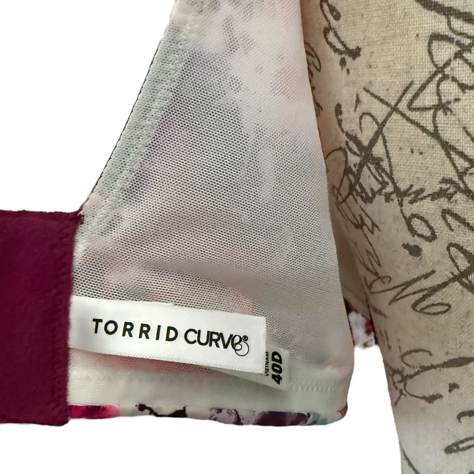 Torrid Curve Pink Pink Purple Skulls Wireless Bra EUC Size 40D - Image 4