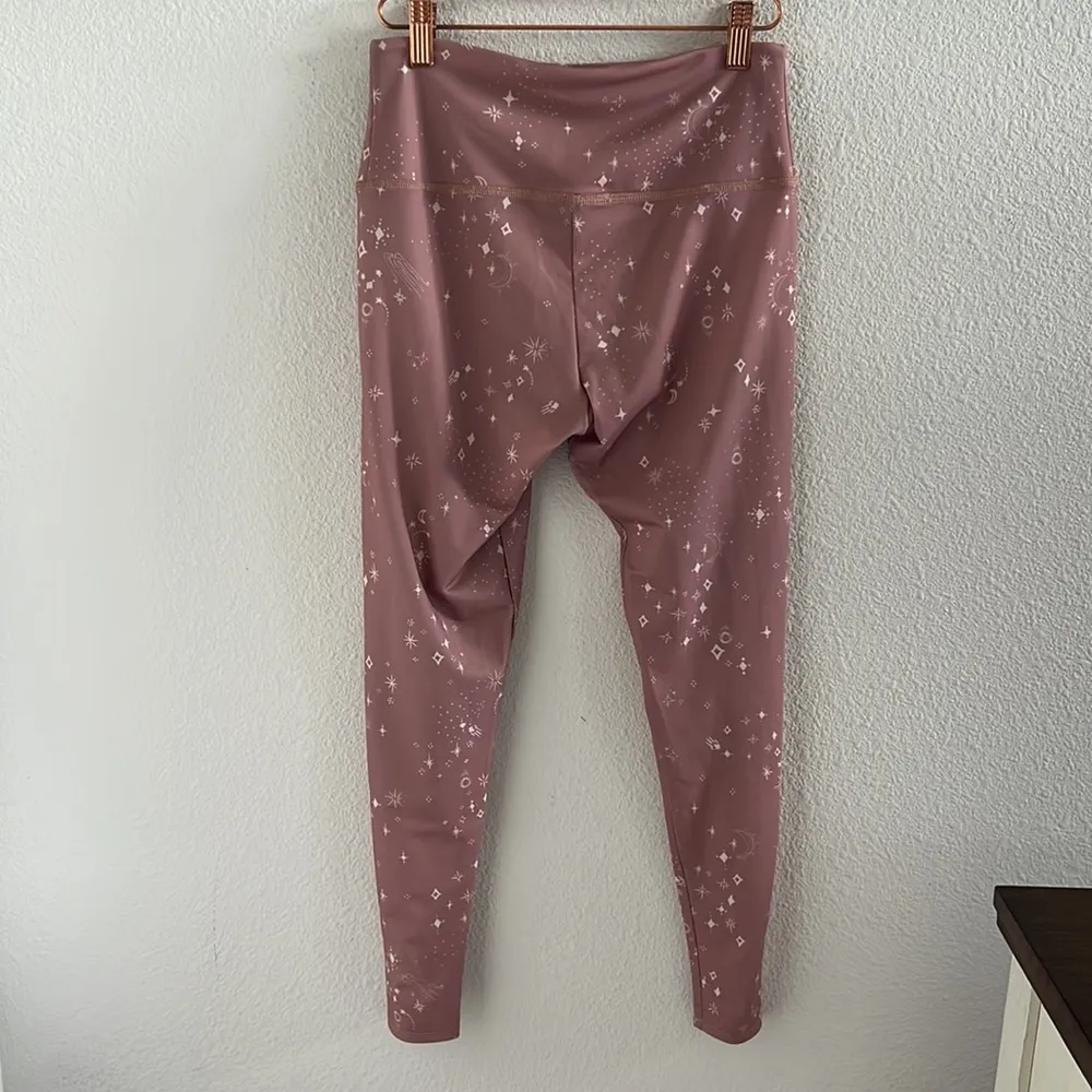 Onzie Hot Yoga High Rise Legging Pink Hue with Star Constellation Print XS - Image 2